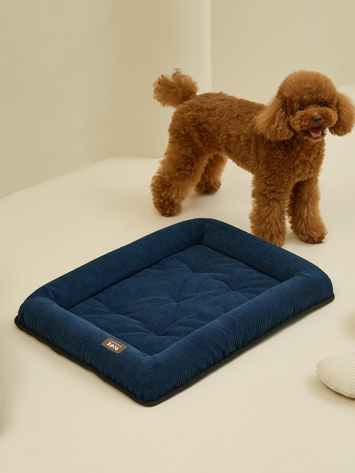 Vintage Ease brown pet cushion with a relaxed, low-profile design